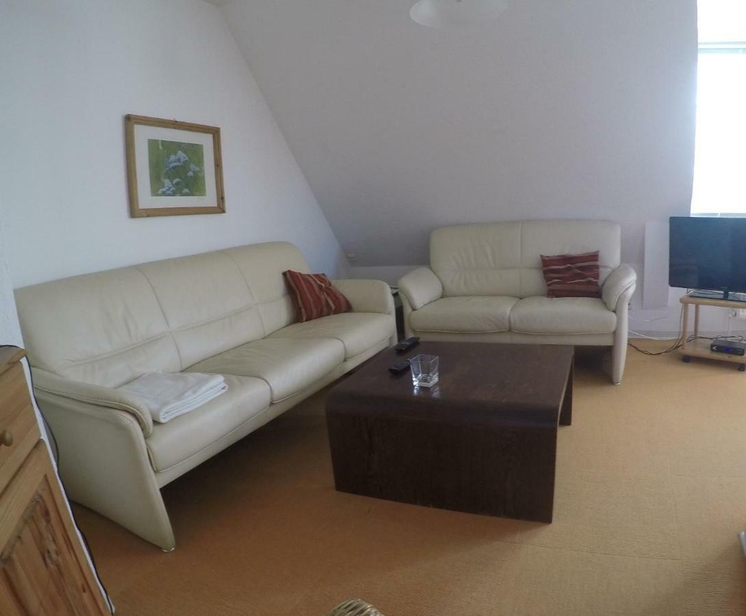Ferienwohnungen Und Haushaelfte Friesland Midlum  Exterior photo